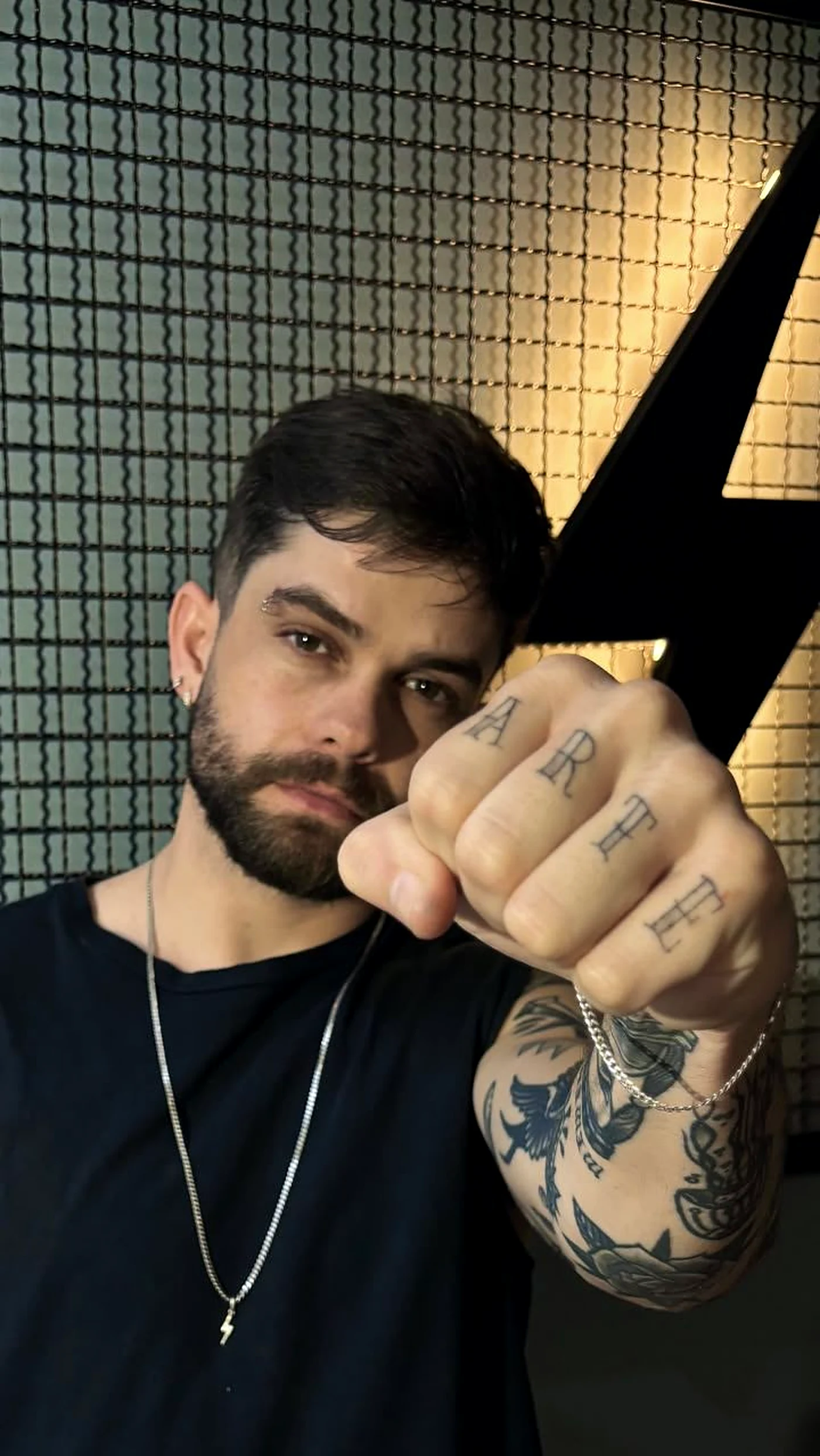 Rodrigo de Prado, tatuador premiado em Campinas